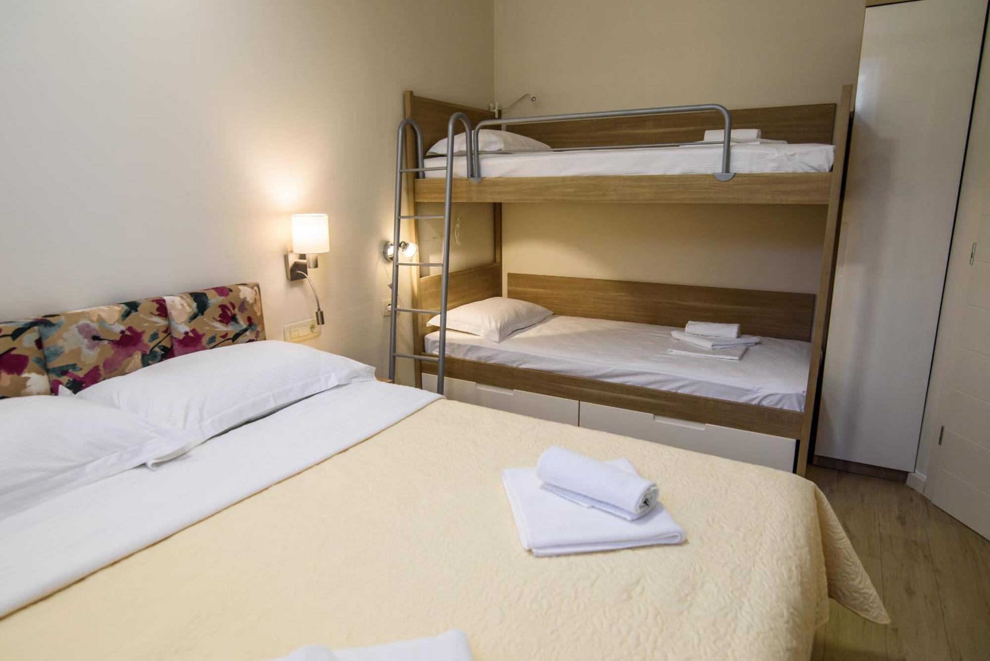Apartments Leone Lukas Promajna Room photo