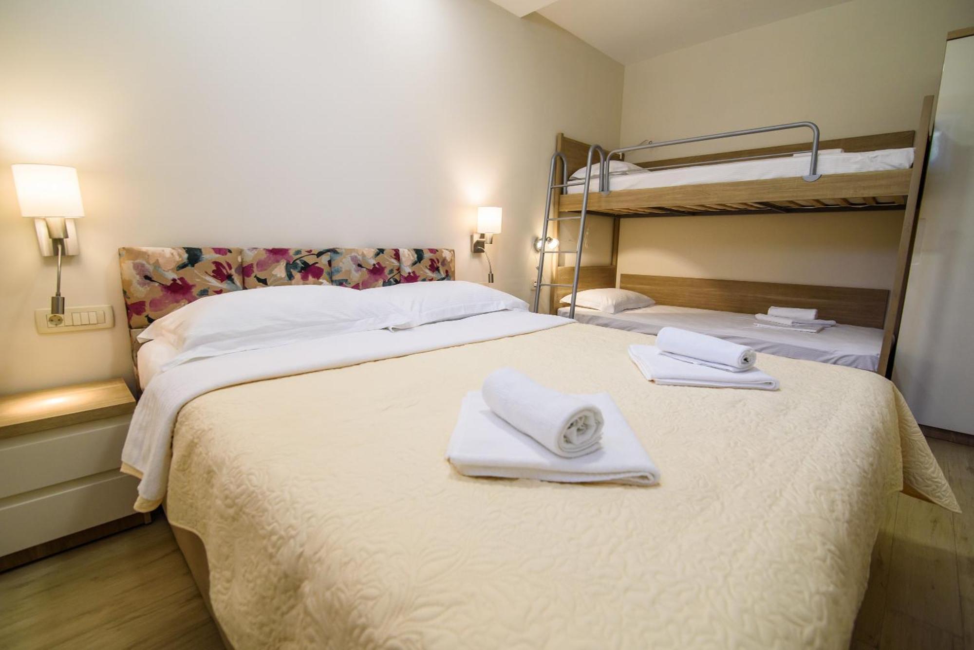 Apartments Leone Lukas Promajna Room photo