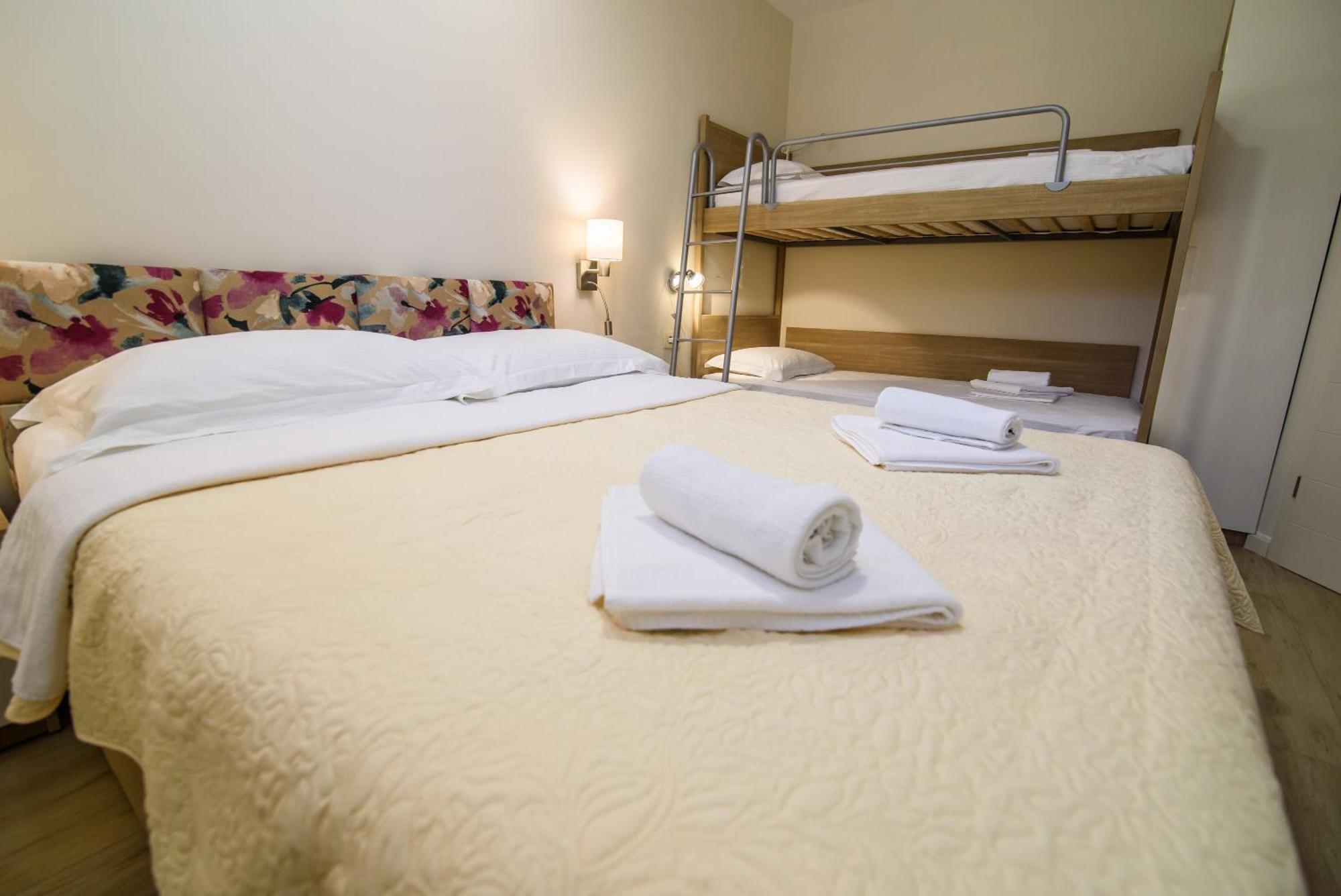 Apartments Leone Lukas Promajna Room photo