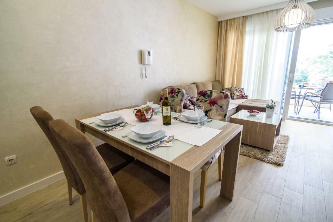 Apartments Leone Lukas Promajna Exterior photo